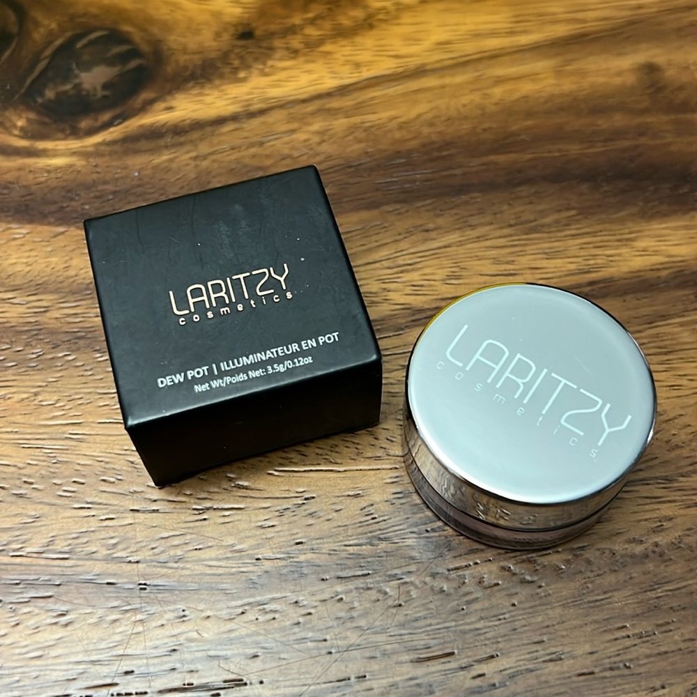 Laritzy Cosmetics Dew Pot Illuminator Highlighter New 0.12 oz